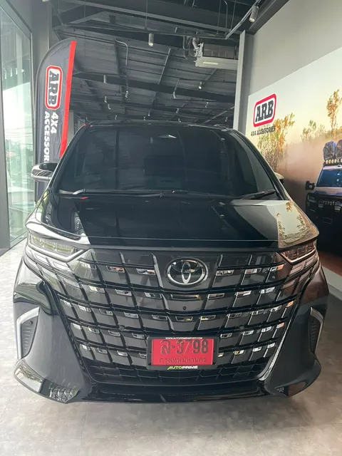 toyota alphrad 40 ปี 2026